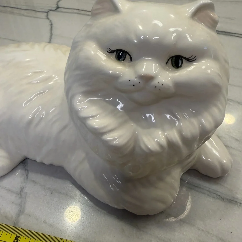 Vintage White Ceramic Cat Figurine - Picture 3 of 4